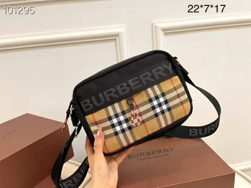 burberry aaa homme mini sac a main s_11010621